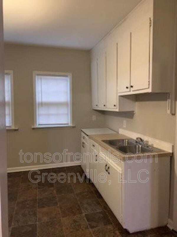 Spacious and renovated home in great location of Greenville SC! property image