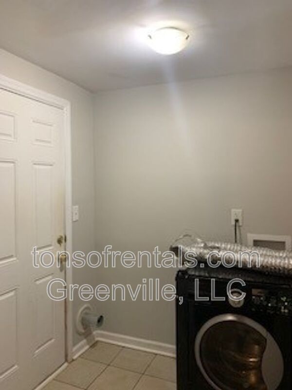 Spacious and renovated home in great location of Greenville SC! property image