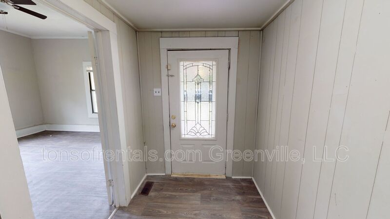 3 bedroom, 1 home on the Northside property image