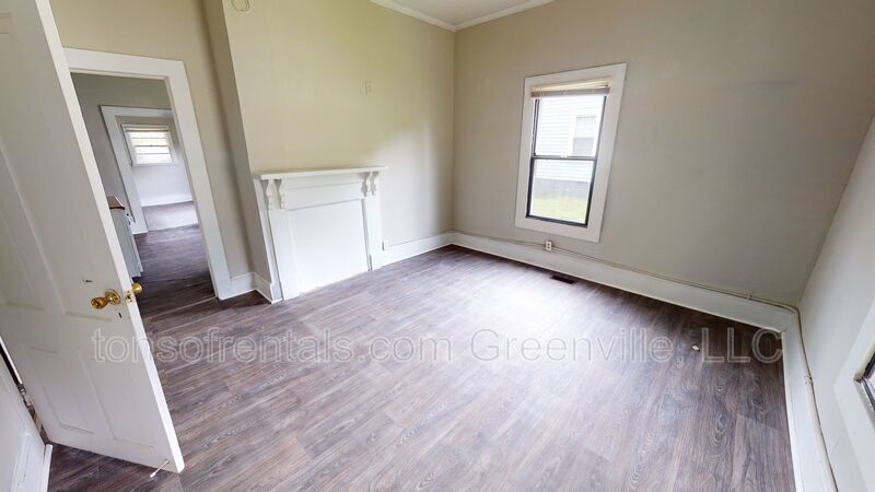 3 bedroom, 1 home on the Northside property image