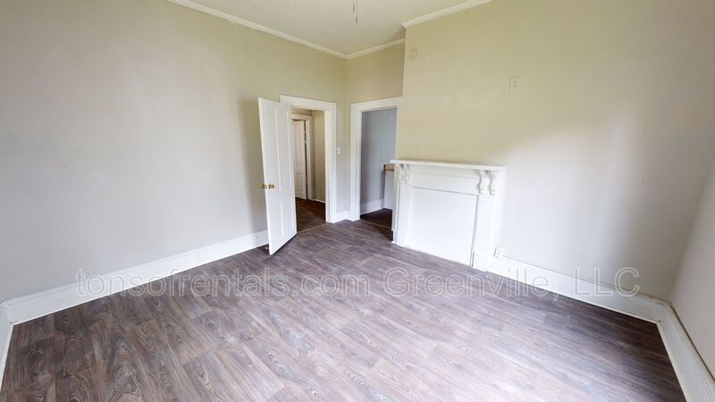 3 bedroom, 1 home on the Northside property image