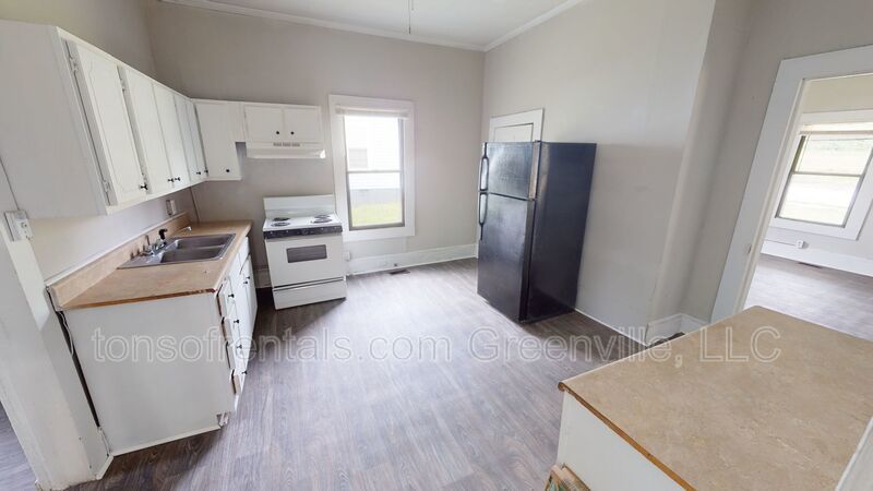 3 bedroom, 1 home on the Northside property image