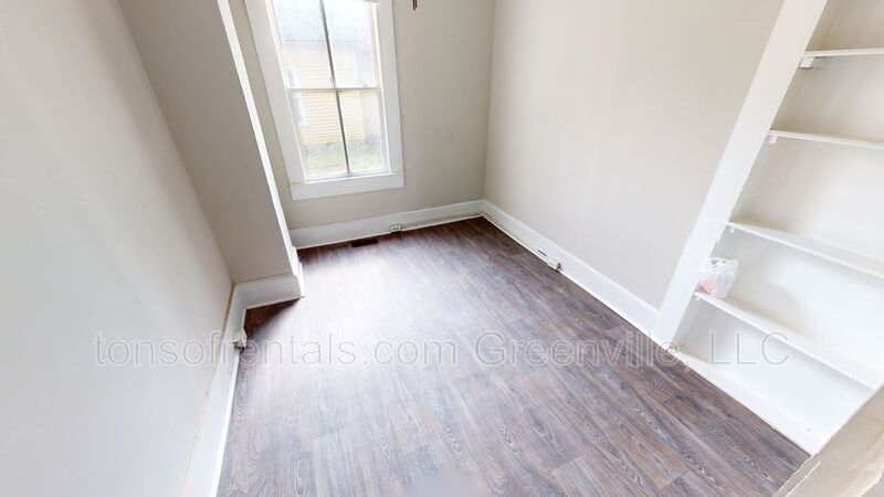 3 bedroom, 1 home on the Northside property image