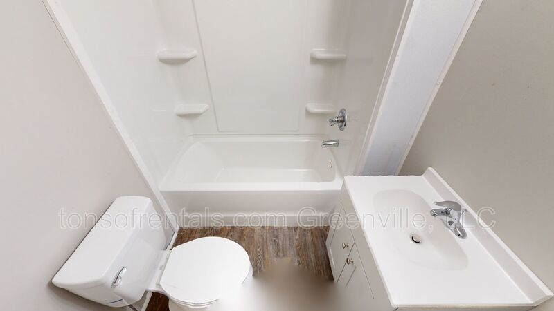 3 bedroom, 1 home on the Northside property image