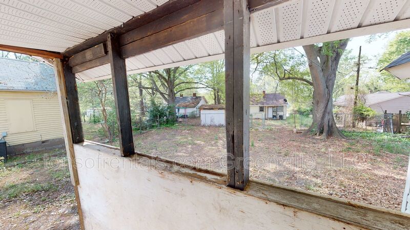 3 bedroom, 1 home on the Northside property image