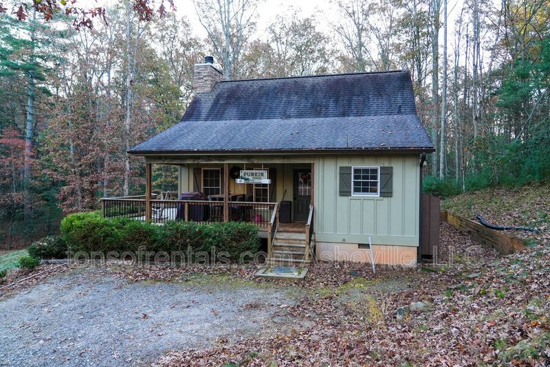 ***NEW LISTING - LAKE VIEWS - COZY CHARMING COTTAGE ON 20 ACRES FULLY FURNISHED*** property image