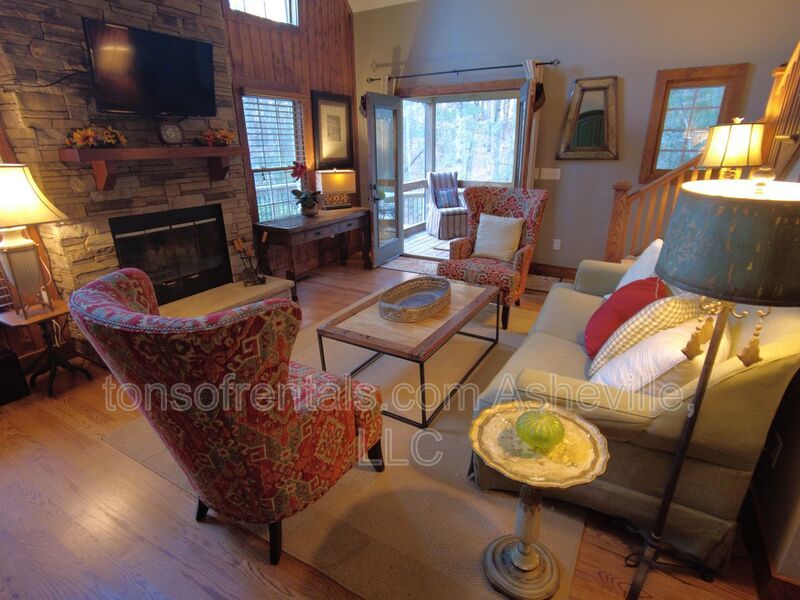 ***NEW LISTING - LAKE VIEWS - COZY CHARMING COTTAGE ON 20 ACRES FULLY FURNISHED*** property image
