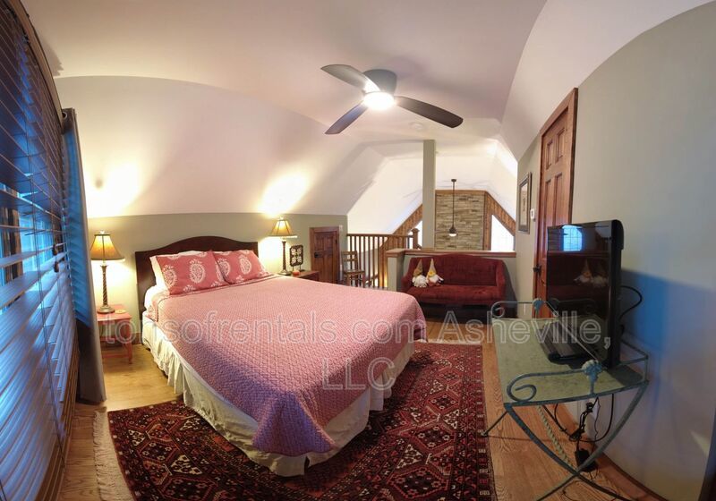 ***NEW LISTING - LAKE VIEWS - COZY CHARMING COTTAGE ON 20 ACRES FULLY FURNISHED*** property image