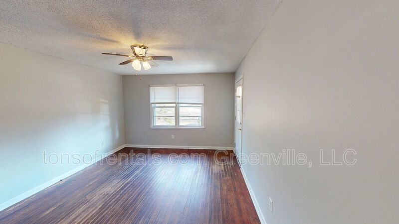 Spacious 3 bedroom in quiet location of Spartanburg! property image