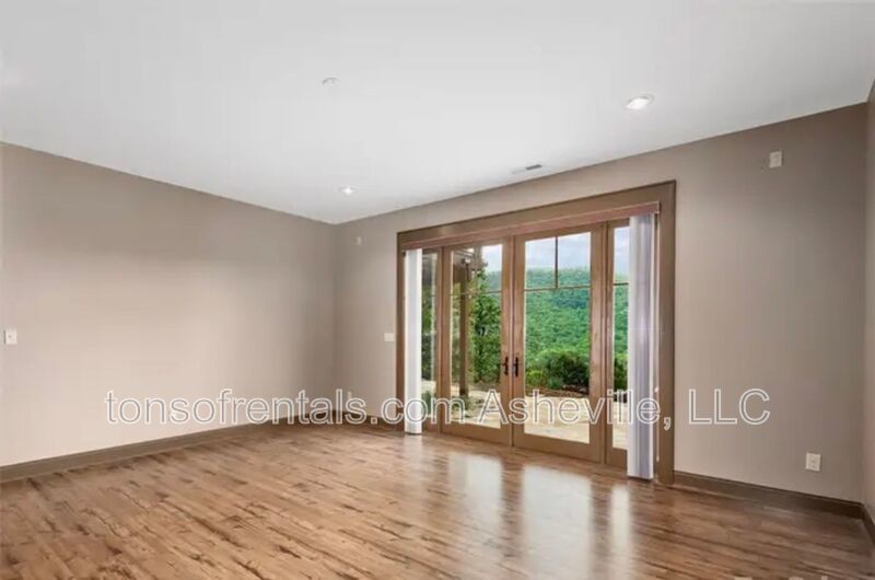 Welcome to your dream home in the gated community of Horse Shoe, NC. property image