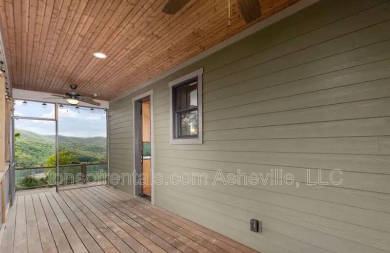 Welcome to your dream home in the gated community of Horse Shoe, NC. property image