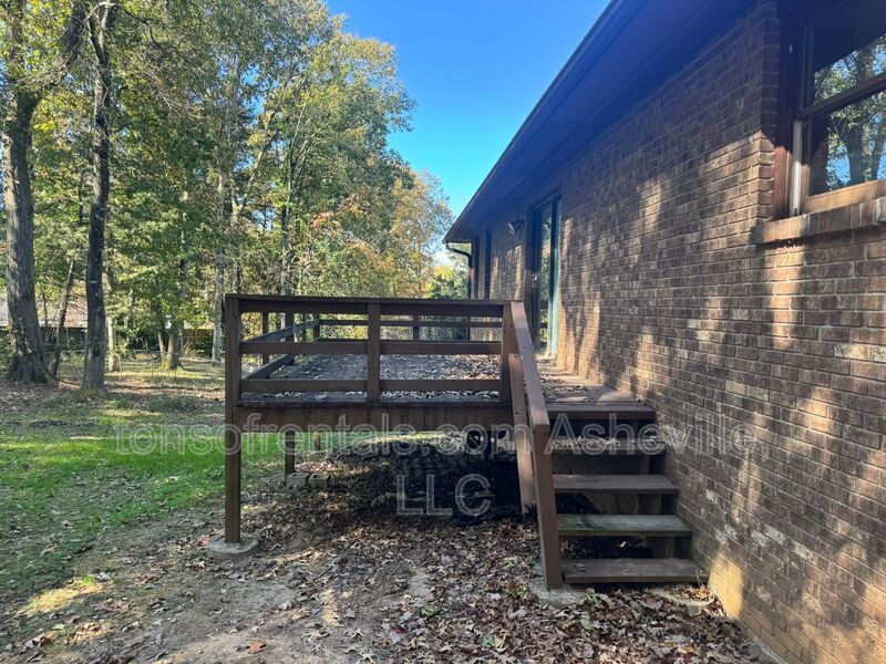Welcome to 136 Atwood Drive, a charming 3-bedroom, 2-bathroom single-family home nestled in the heart of Hendersonville, NC! property image