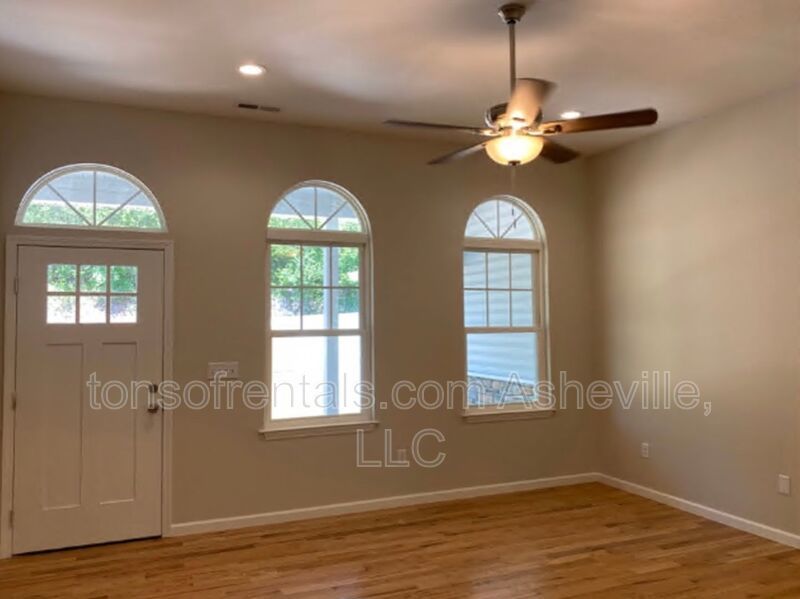 Welcome to this beautiful single level home located in Hendersonville, NC. This spacious home features 3 bedrooms and 2 full bathrooms, providing ample space for comfortable living. property image