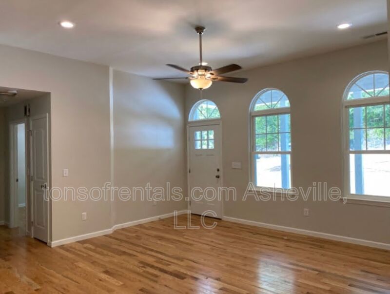 Welcome to this beautiful single level home located in Hendersonville, NC. This spacious home features 3 bedrooms and 2 full bathrooms, providing ample space for comfortable living. property image