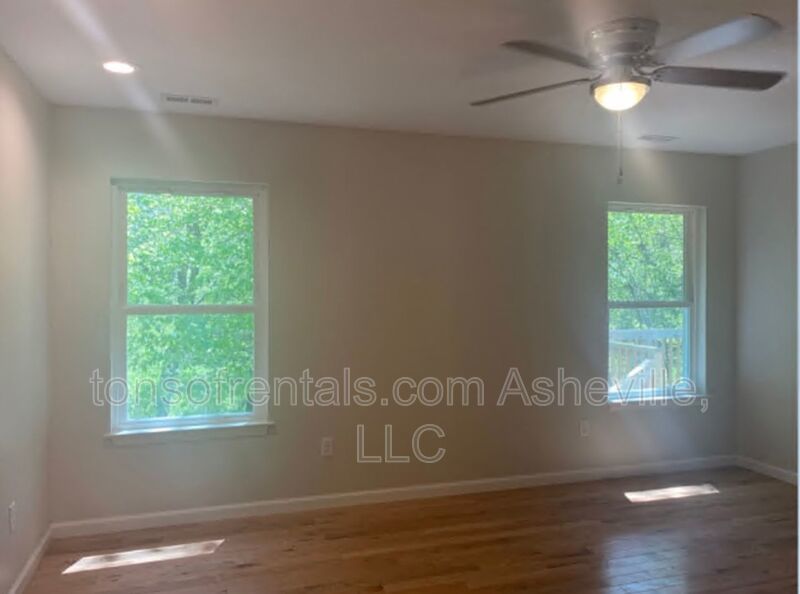 Welcome to this beautiful single level home located in Hendersonville, NC. This spacious home features 3 bedrooms and 2 full bathrooms, providing ample space for comfortable living. property image
