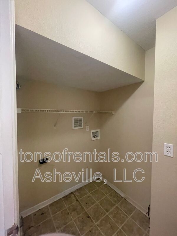 Welcome to this cute duplex home in the heart of Asheville, NC! property image