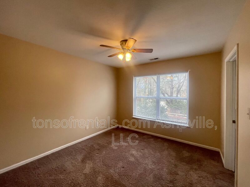 Welcome to this cute duplex home in the heart of Asheville, NC! property image