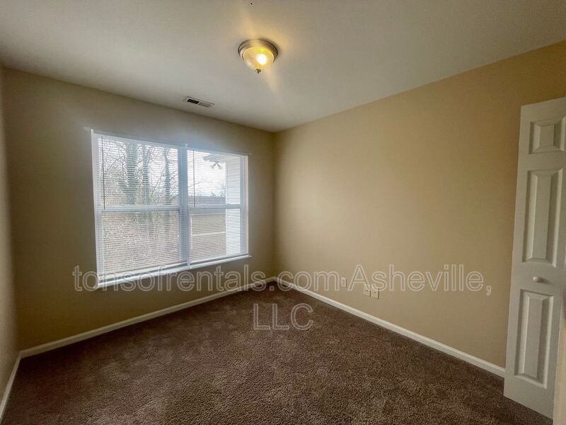 Welcome to this cute duplex home in the heart of Asheville, NC! property image