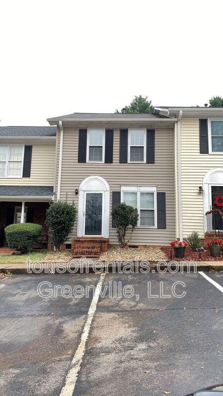 Super cute townhome in Spartanburg SC! property image