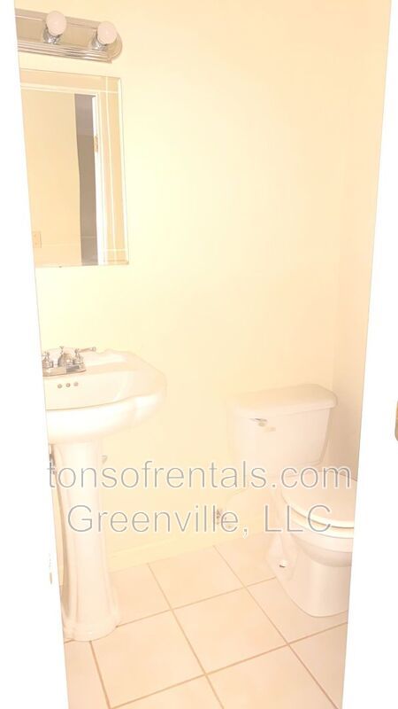 Super cute townhome in Spartanburg SC! property image