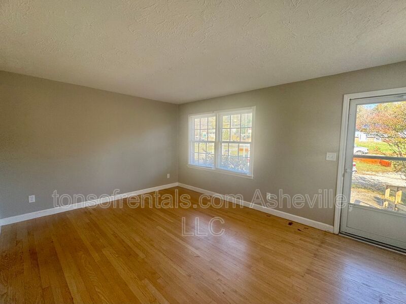 Welcome to this charming 2-bedroom, 1 bathroom duplex located in the heart of Hendersonville, NC. property image