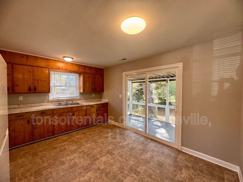 Welcome to this charming 2-bedroom, 1 bathroom duplex located in the heart of Hendersonville, NC. property image