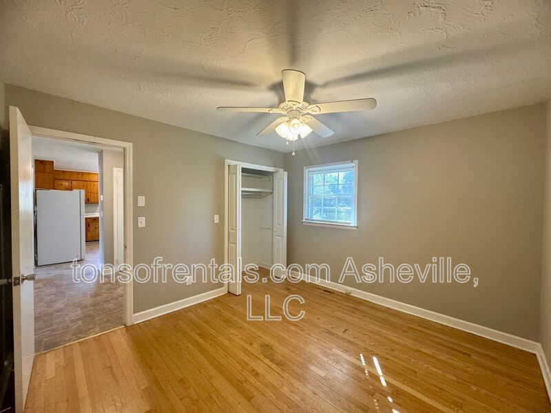 Welcome to this charming 2-bedroom, 1 bathroom duplex located in the heart of Hendersonville, NC. property image