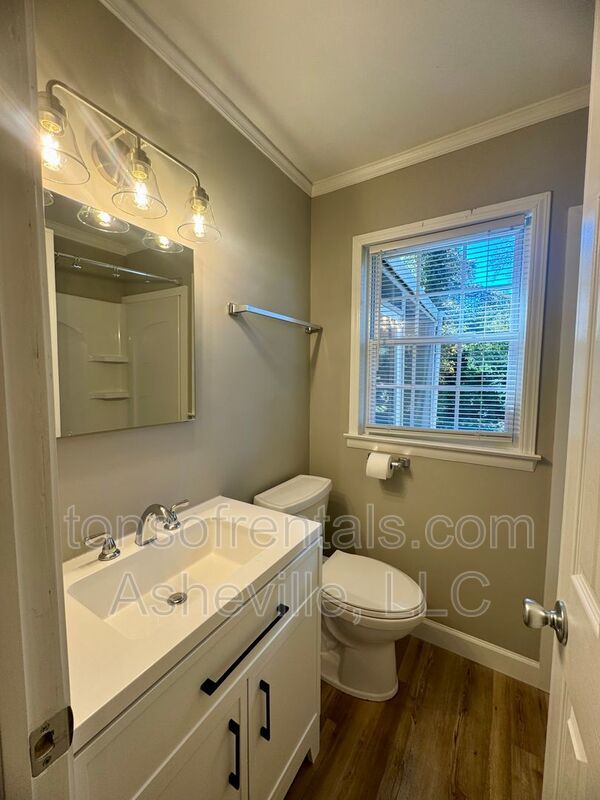 Welcome to this charming 2-bedroom, 1 bathroom duplex located in the heart of Hendersonville, NC. property image