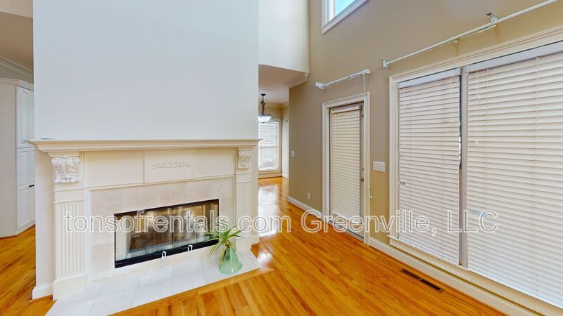 Executive home in Greer property image