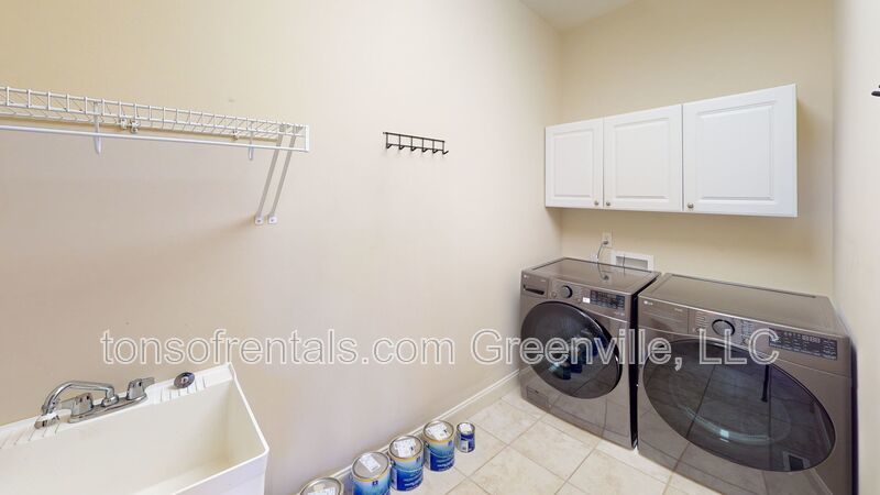 Executive home in Greer property image