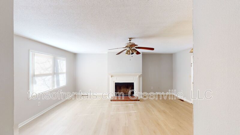 Nice 3 bedroom 2 bath duplex in Greenville property image