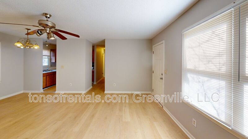 Nice 3 bedroom 2 bath duplex in Greenville property image