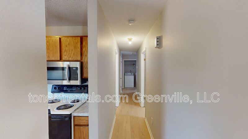Nice 3 bedroom 2 bath duplex in Greenville property image