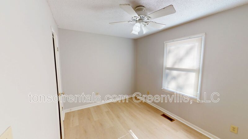 Nice 3 bedroom 2 bath duplex in Greenville property image