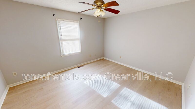 Nice 3 bedroom 2 bath duplex in Greenville property image