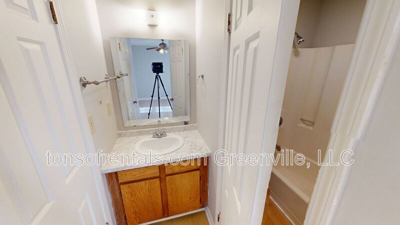 Nice 3 bedroom 2 bath duplex in Greenville property image