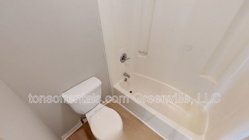 Nice 3 bedroom 2 bath duplex in Greenville property image