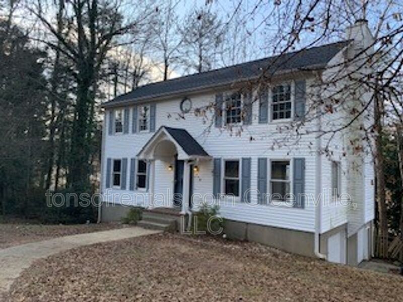 Elegant and spacious home in great area of Taylors SC! property image