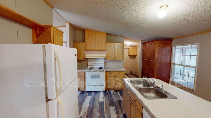 Super spacious home with Jacuzzi! property image