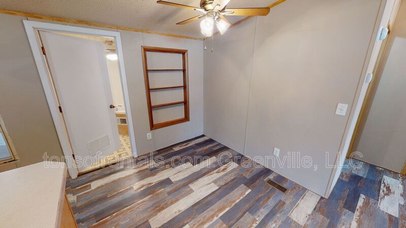 Super spacious home with Jacuzzi! property image