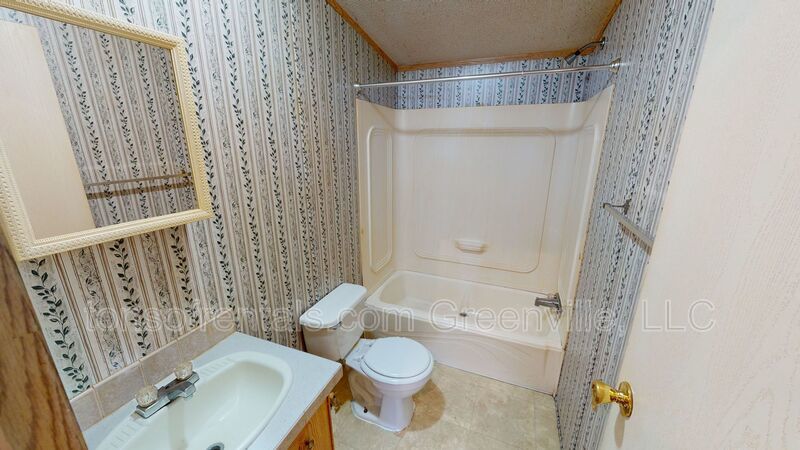 Super spacious home with Jacuzzi! property image