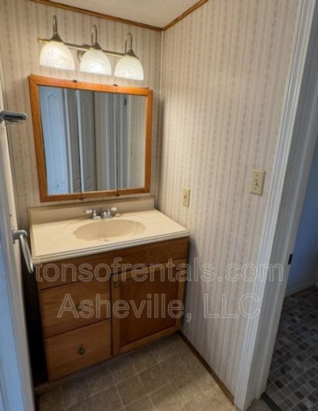 Convenient Swannanoa Mountain Home property image