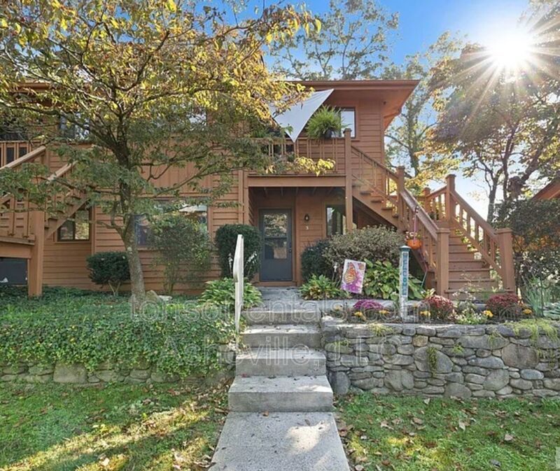 Welcome to this newly renovated, turn-key condo located in the desirable Willow Bend Subdivision, just a mile from downtown Hendersonville, NC. property image