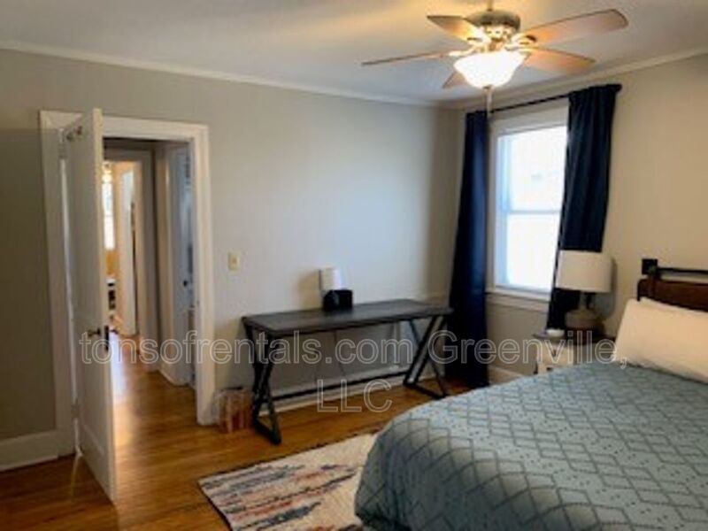 Fully furnished 1 bedroom 1 bath duplex style home in great location! property image