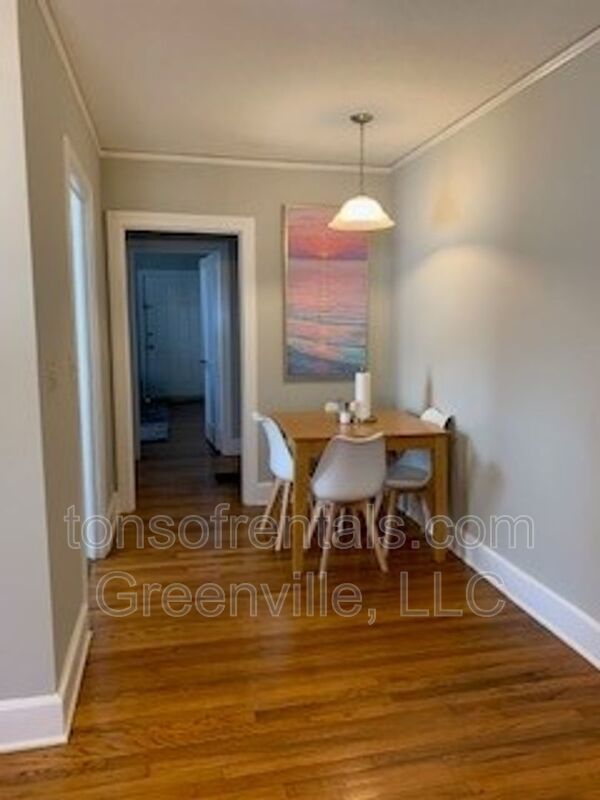 Fully furnished 1 bedroom 1 bath duplex style home in great location! property image