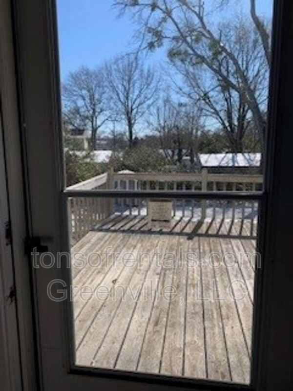 Fully furnished 1 bedroom 1 bath duplex style home in great location! property image