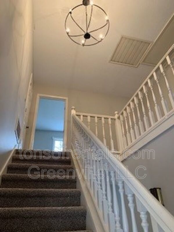 Elegant and spacious home in great area of Taylors SC! property image