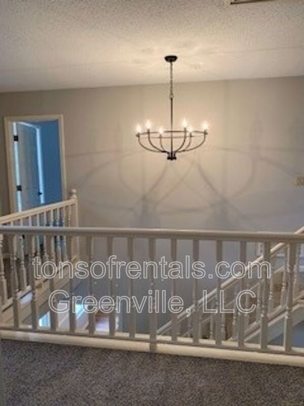 Elegant and spacious home in great area of Taylors SC! property image