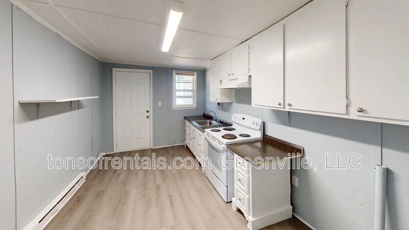 Nice 2 bedroom, 1 bath duplex property image
