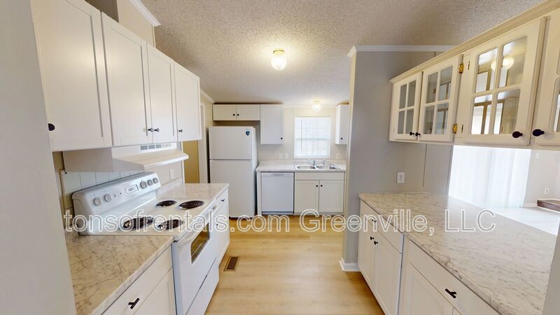 Newly renovated manufactured home in great location of Travelers Rest SC! property image